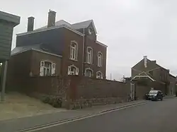 Le presbytère de la paroisse Saint-Materne.