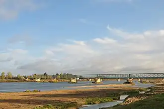 Image illustrative de l’article Viaduc de Sully-sur-Loire