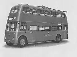 Le Trolleybus à impériale Sunbeam.