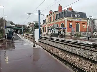 Image illustrative de l’article Gare de Suresnes - Longchamp