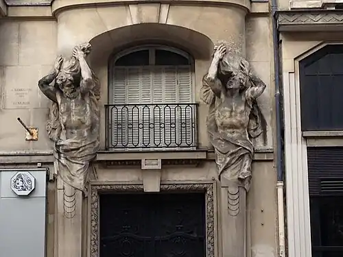 Atlantes (1905), Paris, façade du no 48 bis rue de Rivoli.