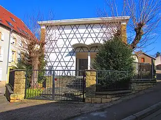 La synagogue.