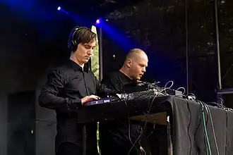 Description de cette image, également commentée ci-après