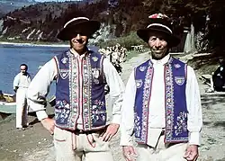 Habits traditionnels dans les Piénines en 1939.