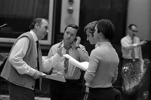 György Szilágyi, rédacteur, András Szigeti, László Sinkó et Péter Benkő dans le studio de la radio hongroise.