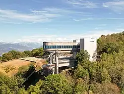 Gare d'arrivée et sa cabine. Mont-Salève