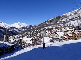 Vue aérienne de la station.