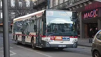 Bus standard Heuliez GX 327 du réseau T2C, en décembre 2010.