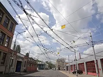 Le dépôt de La Jonction avec, à droite, la remise des trolleybus, au fond l'ancien siège social et au fond à gauche les installations de lavage.
