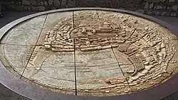 Table d'orientation du sommet de la tour du Suquet du mont historique du Suquet de Cannes.