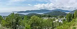 Panorama de Tadoussac, au confluent de la rivière Saguenay et du fleuve Saint-Laurent.