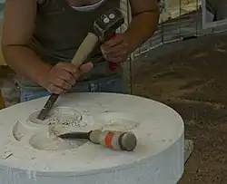 La taille au ciseau.