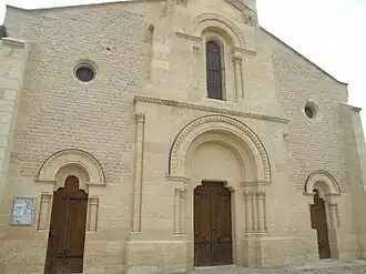 La façade.