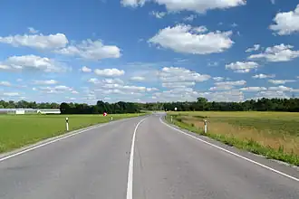 Route Tallinn-Saku-Laagri à la frontière de Jalgimäe et Juuliku.