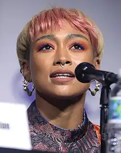 Tati Gabrielle interprète Marienne.