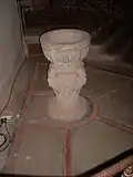 Les fonts baptismaux, sculptés par Philipp Brandin.
