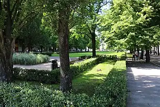 Place du Théâtre près de la place d'Islande.