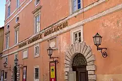 Description de cette image, également commentée ci-après