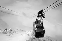 Cabine à l'arrivée au pic Blanc.