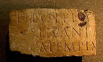 inscription avec le nom de Télo