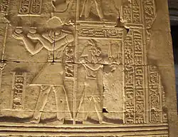 Reliefs à l'intérieur du temple