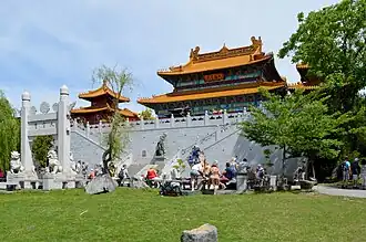 Le temple Bouddhiste dans le jardin chinois du parc Pari Daiza.