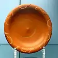 Assiette sigillée du IIe siècle décorée à la barbotine (Oberhessisches Museum, Giessen)