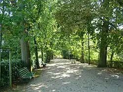 Promenade Est de l’Enfer. On aperçoit le babyfoot.