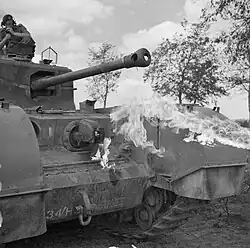 Le lance-flammes, sous le canon