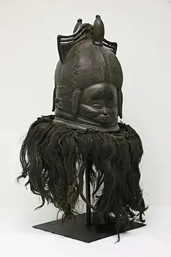 Masque heaume de la société sande
