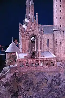 La tour de l'horloge, donnant sur le bâtiment de la Grande salle.