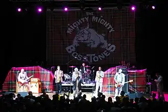Description de l'image The Mighty Mighty Bosstones in concert.jpg.