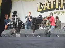 Le groupe The National travaille avec Valve pour créer Exile Vilify utilisé dans un des repaires de l'homme rat dans le jeu.