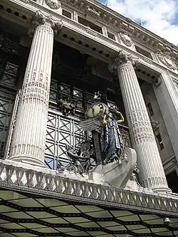 La Reine du Temps (1928), Londres, Selfridges.