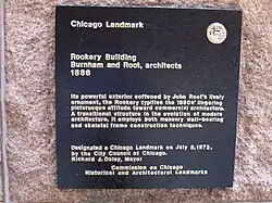 Plaque attestant de la protection du bâtiment au titre des Chicago Landmarks.