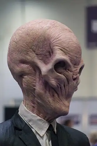 Un masque de silence comme montré dans la série.