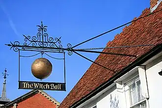 Angleterre : enseigne d'un 'pub'.