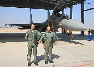 Nirmala Sitharaman, ministre de la défense, à bord devant un Su-30.