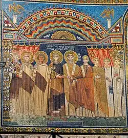 Mosaïque montrant plusieurs individus de face.