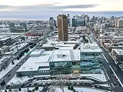 L'ancienne tour et le nouvel immeuble de Radio-Canada, Montréal