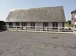 Salle de pétanque Thiétrevillaise.