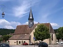 L'église Saint-Amand (XIIIe siècle).