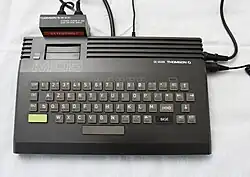 Thomson MO5, commercialisé de 1984 à 1986.