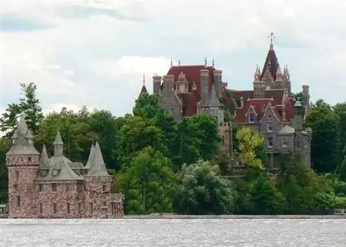 Château de Boldt, Heart Island, baie d'Alexandria, État de New York (1900-1904).
