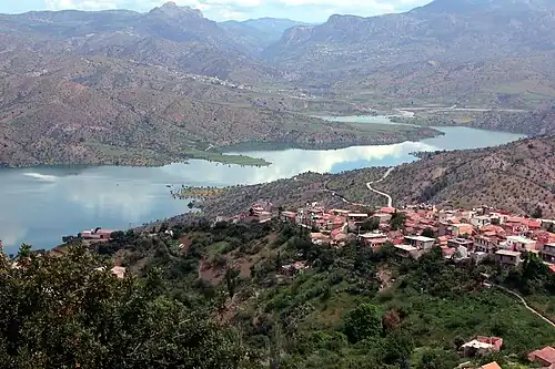 Description de cette image, également commentée ci-après