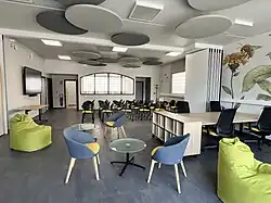 Intérieur du tiers-lieu "La Ruche" de Gundershoffen.