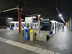 Composition du M1 avec automotrices Bem 4/6 558 209-3 et 558 202-8 en voie 1 prête au départ.