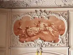 Peinture allégorique dans la salle de bal.