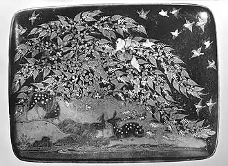 Coffret de toilette (tebako). Conservé au sanctuaire shinto d'Izumo-taisha.