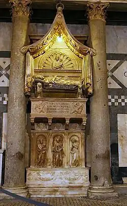 Tombeau de l'antipape Jean XXIII, Donatello et Michelozzo.